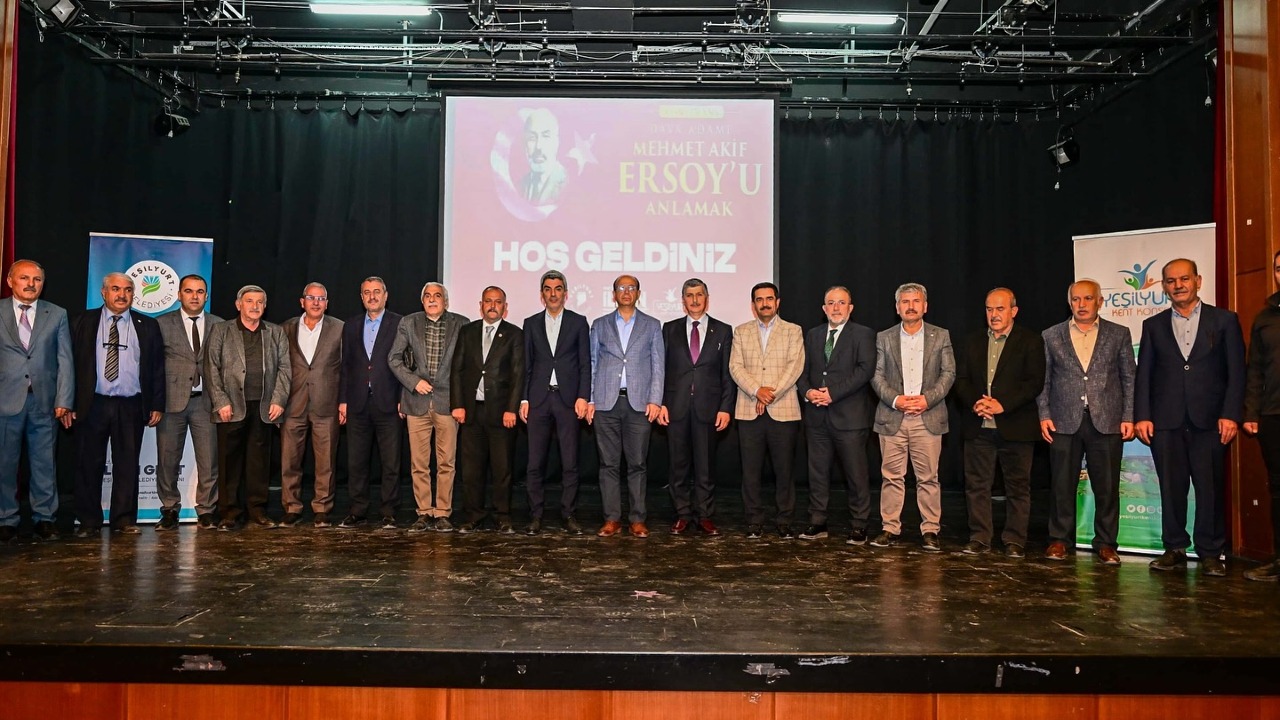 "Dava Adamı Mehmet Akif Ersoy’u Anlamak" Konferansına Yoğun İlgi