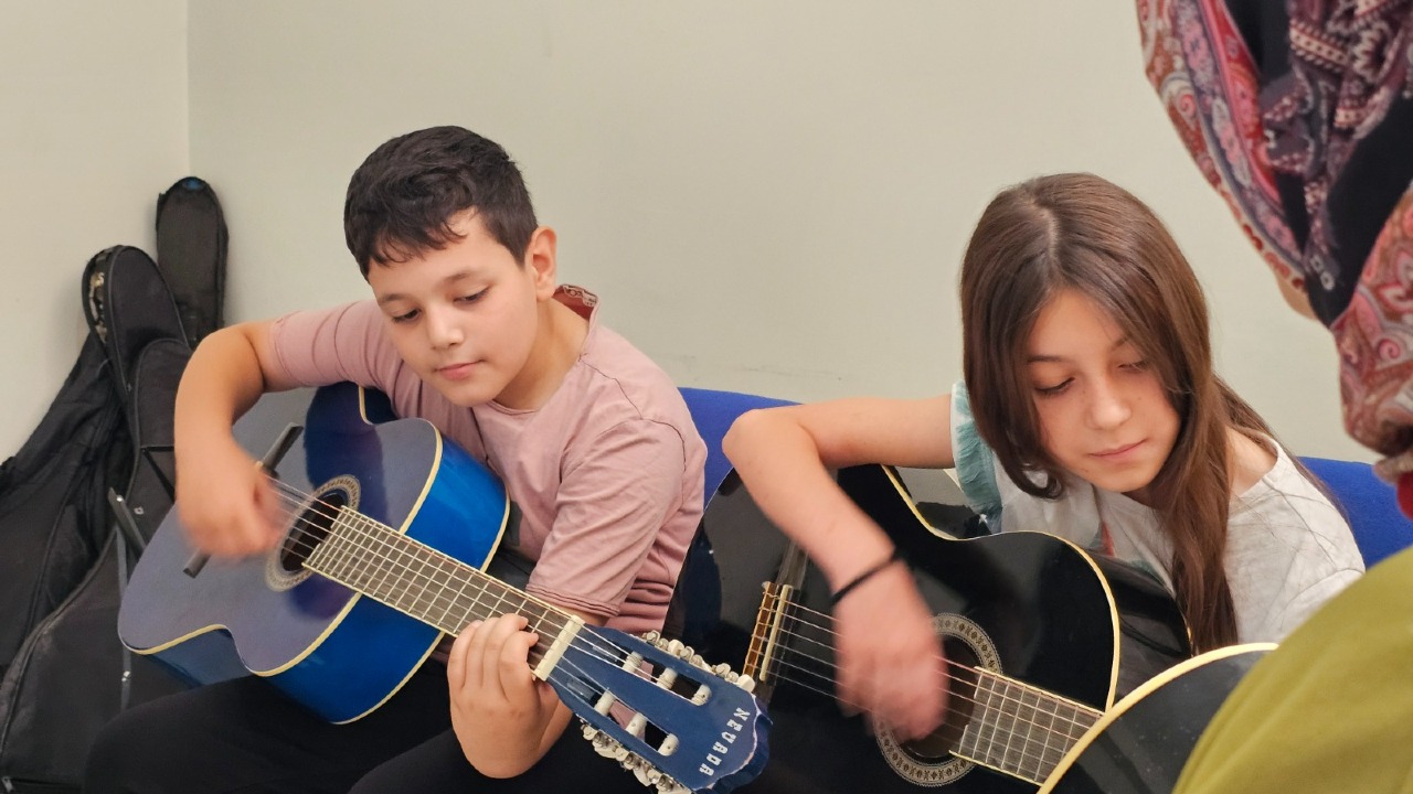 Yaz Okulu’na Katılan Öğrenciler Hem Öğreniyor Hem Eğleniyor