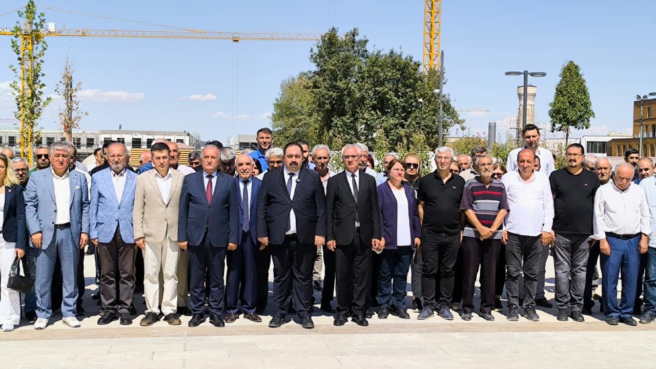CHP’nin 102.kuruluş yıldönümünde Malatya’da tören düzenlendi  