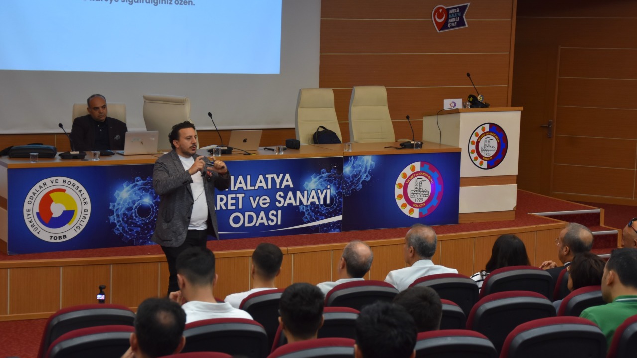"E-Ticaret ve Yapay Zeka Konferansı” düzenlendi