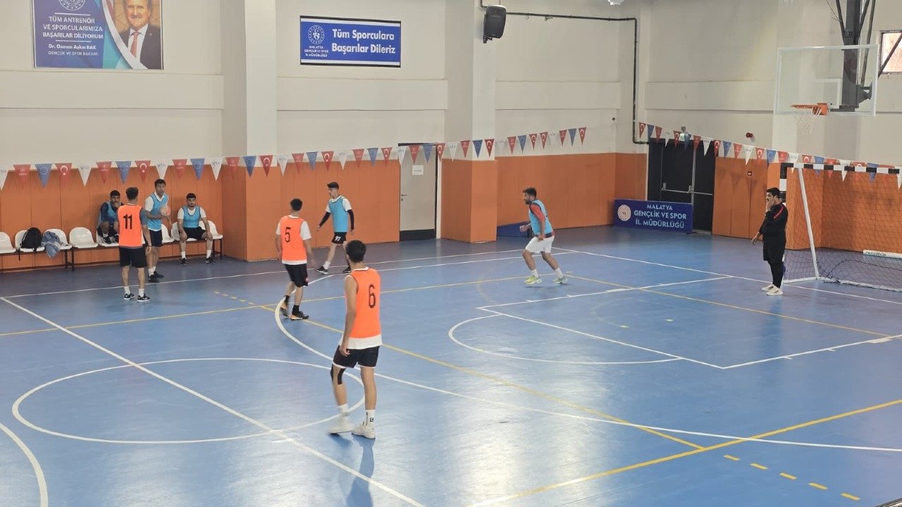 Turnuvanın şampiyonu Dinamo Tecde oldu