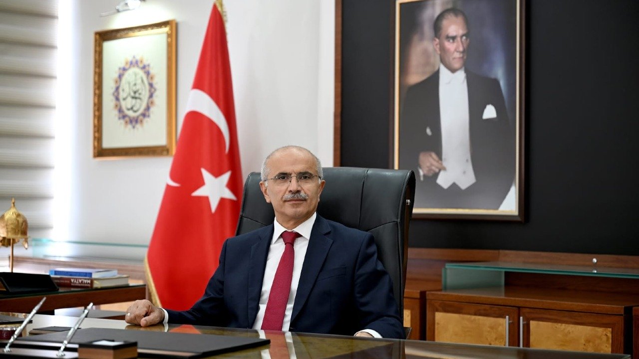 Berat Kandili dolayısıyla bir mesaj yayınlayan Başkan Er, 