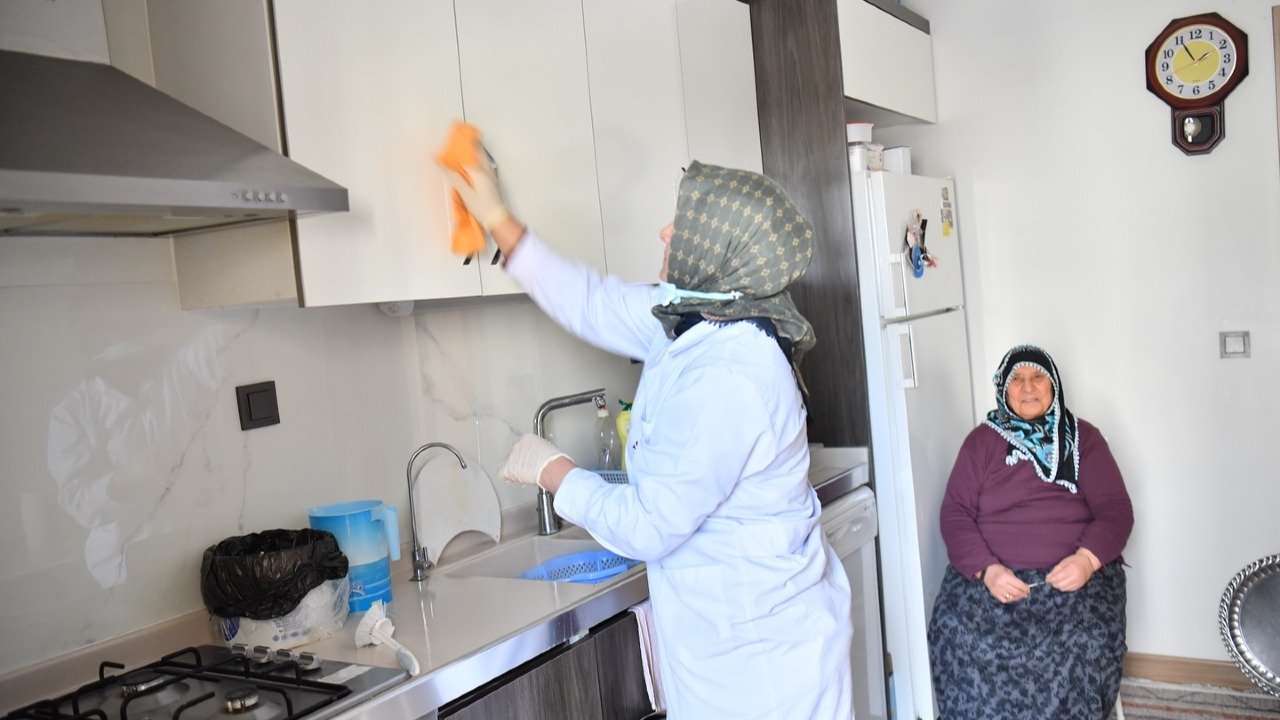 Yeşilyurt’ta Büyükler ‘Baştâcı’ Olmaya Devam Ediyor