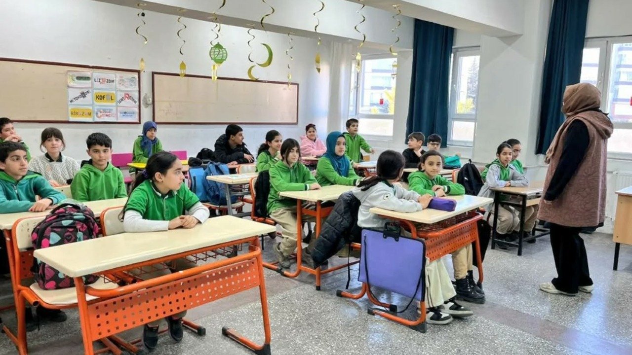 Hedef: Bilinçli Bir Nesil Yetiştirmek