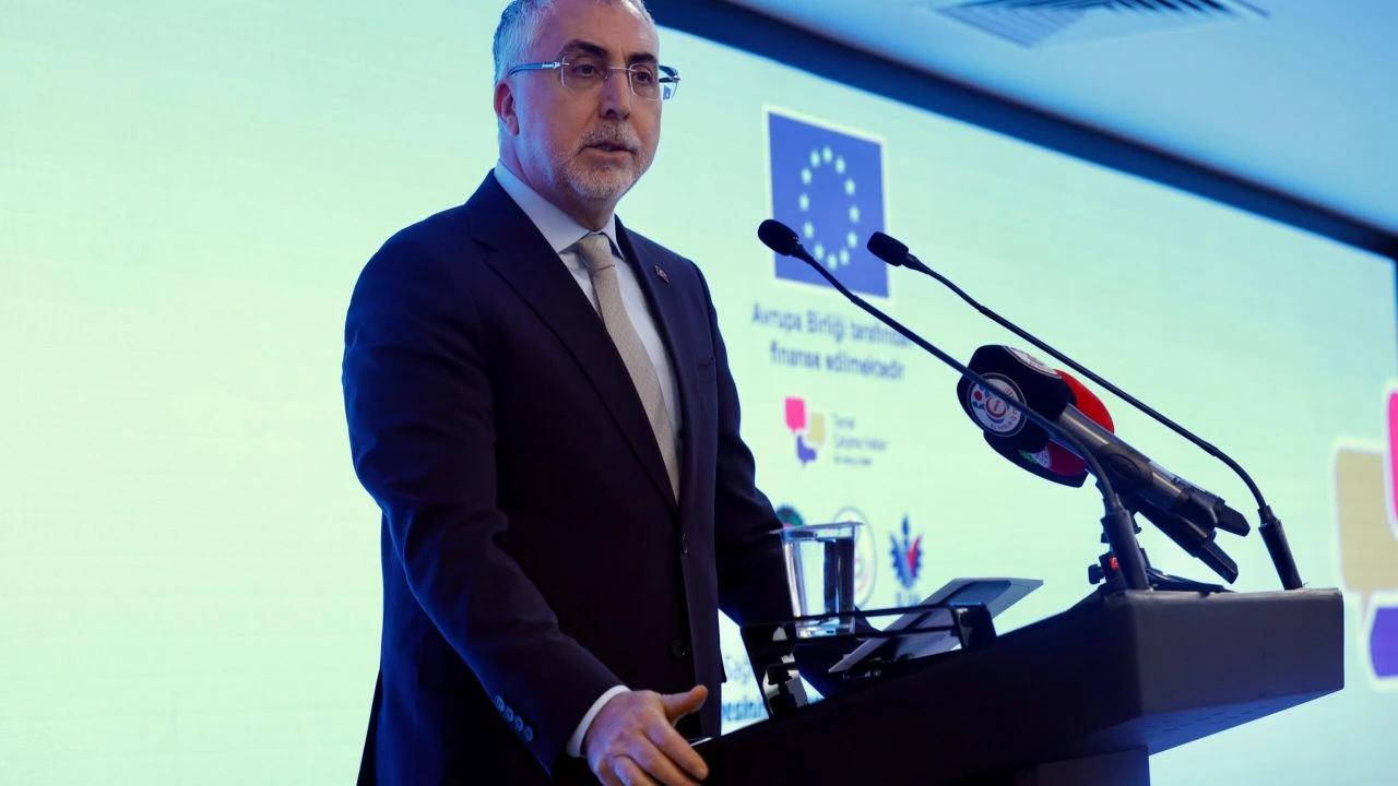 Bakan Işıkhan uyardı: 92 Milyon İş Yok Olacak, 170 Milyon Yeni İş Gelecek