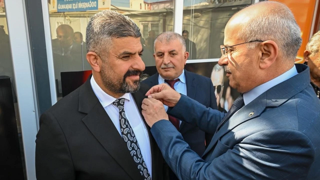CHP’den İstifa Eden Meclis Üyesi AK Parti’ye Katıldı