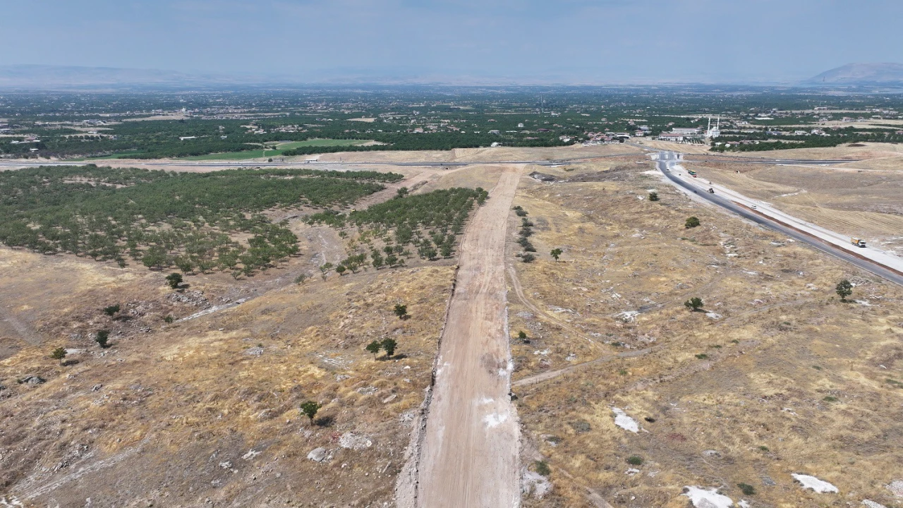 Yaka Mahallesindeki 7 Kilometrelik Yeni Yol Ağı Bölgeye Değer Katacak