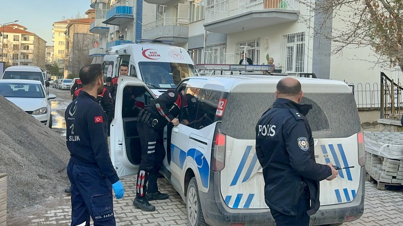 Zaviye'de Bıçaklı Kavga: Baba Oğul yaralandı
